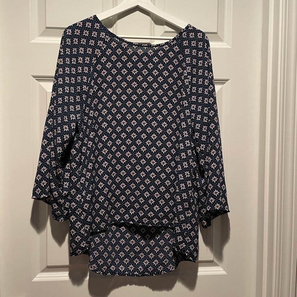 Beautiful hi-lo blouse